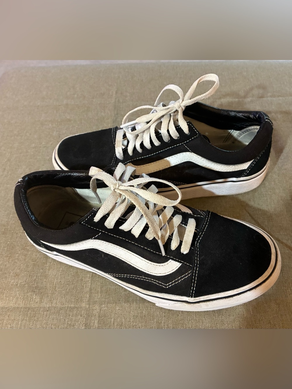 Vans Old Skool Classic Black & White Low Top Sneakers Skater Grunge Women's 8.5